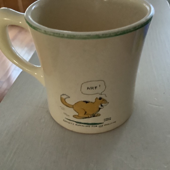 Ovaltine 1930’s Little Orphan Annie and Sandy mug - Picture 2 of 4